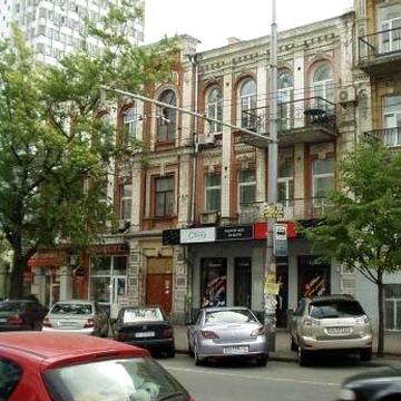 Продам большую квартру центр дворец спорта Ручтавелли