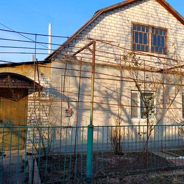 Продаю гарний будинок біля річки