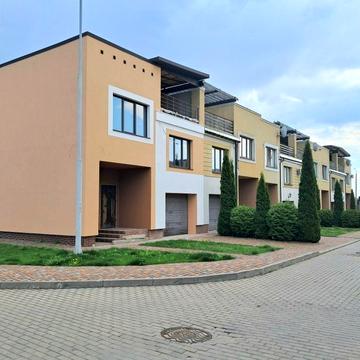 БЕЗ КОМІСІЇ! Котедж в елітному районі міста!