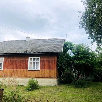 Продаж будинку з приватною територією
