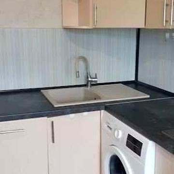 Продам ЗАТИШНУ двокімнатну СВІТЛА вікна у двір Гавела, 38.