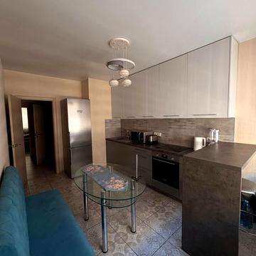 Михайла Грушевського вул., 30б