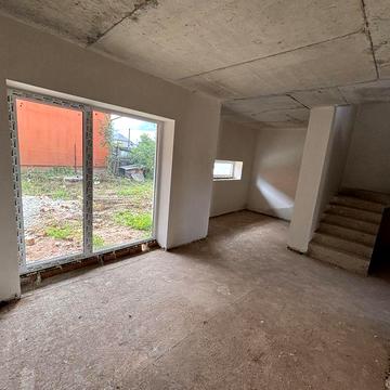 Продається таунхаус 135м².Ділянка 2сот. Угорники. Сирець. Комунікації