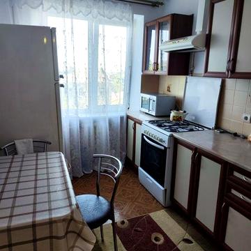 Сдаю 3к/кв центр ул.Спасская 5/9 чешка, мебель,техника 10000
