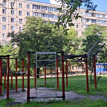 Бакинська вул., 37