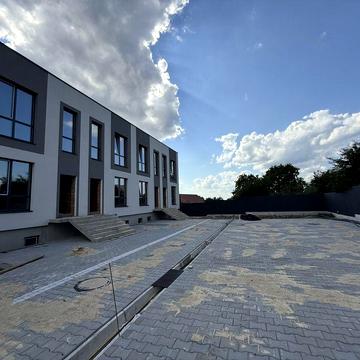 Продаж двоповерхового таунхауса в котеджному містечку закритого типу
