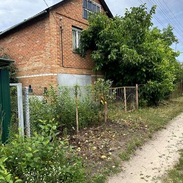 Продам земельну ділянку з будинком Гостомель