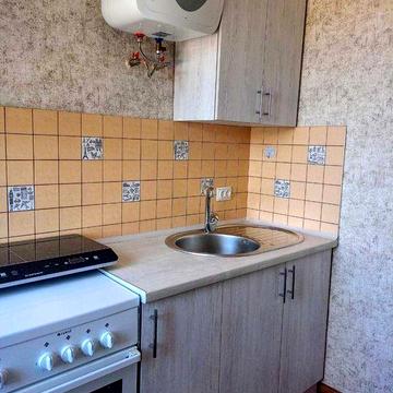 1 кімн, капітальний ремонт в розвиненому мікрорайоні.