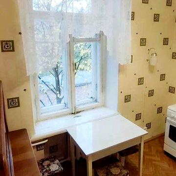 Власник продає 3к квартиру м. Звіринецька  Печерськ. Гараж 120000у.е