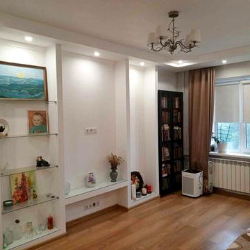 продам 2х кімнатну  Троєщина, 5 пов, вул.Бальзака 100/31