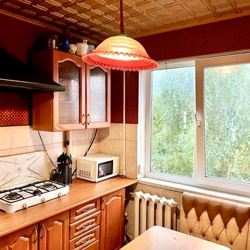 Продам 2-кім. квартиру, вул. Нижня Горова