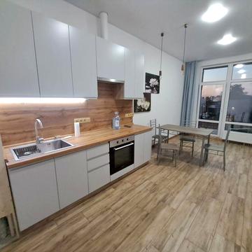 Пространство на Донского. Однокомнатная с гардеробной и балконом.