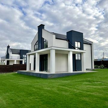 Продаж будинку на 13 сотках з власним озером