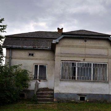 2 будинки Осталовичі. Львів 50км. Перемишляни 10км.