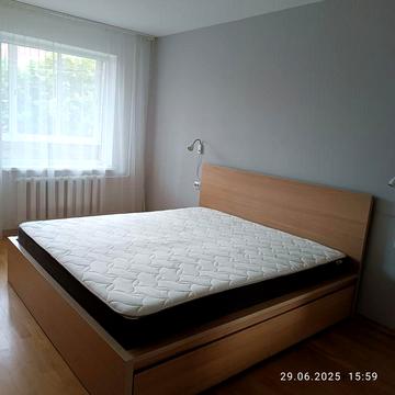 Продаж квартири  по вул. Пулюя
