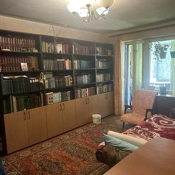 Продам 3-комнатную квартиру в Вольнянске в центре города