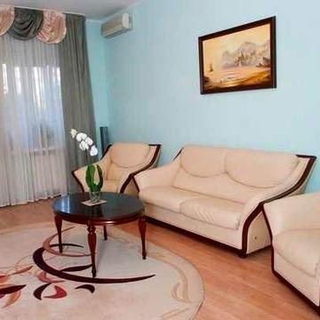 Без комісії! Здам затишну простору 3-к 120 м. Печерськ. Вид на парк.