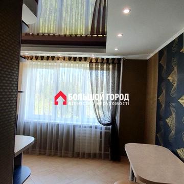 Чарівна вул., 157