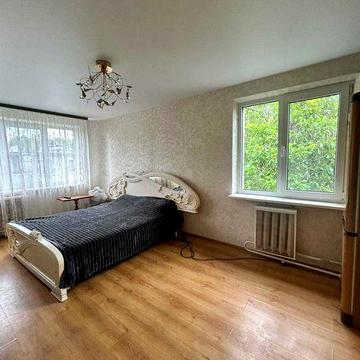 3-кімнатна квартира по вул. Космонавтів в гарному стані. ТЕРМІНОВО!