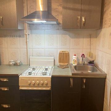 Довгострокова оренда 1к Квартира Роксоляни вулиця