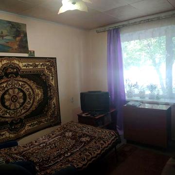 Продається  квартира трьох кімнатна