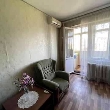 Небесної Сотні просп. (Маршала Жукова), 75