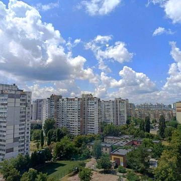 Продам 1-ну квартиру на Троэщині