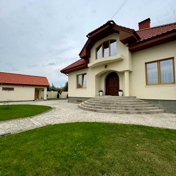 Центральна