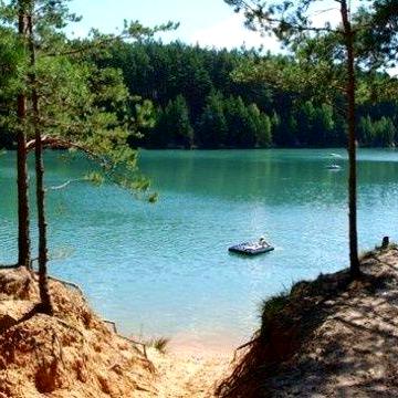 Будиночок в с.Олешня Чернігівська обл недалеко до Блакитних озер