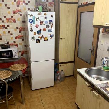 Здається 2 кімнатна квартира на Макулані .