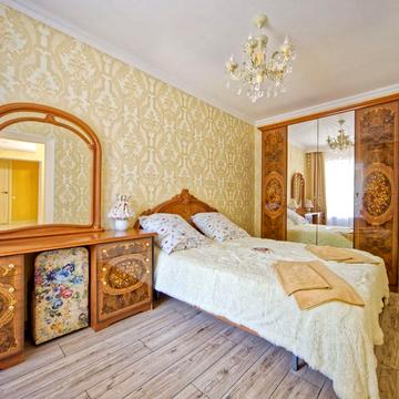 Преображенська вул., 24