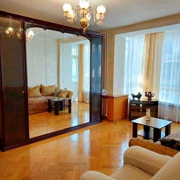 Затишна 2к.кв. в історичному центрі,вул.О.Гончара,47