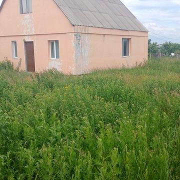 Продається будинок в межі міста