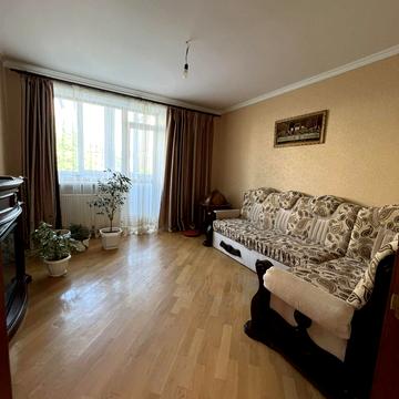 Євгена Коновальця вул., 124А