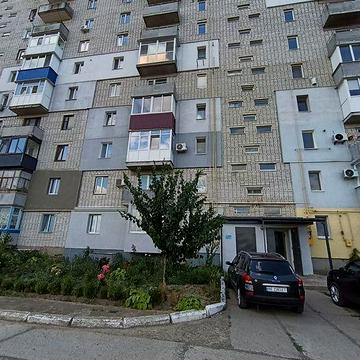 Продається трикімнатна квартира