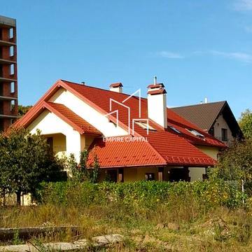 Левицького, 9
