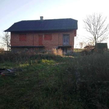 Цегляний будинок, хата
