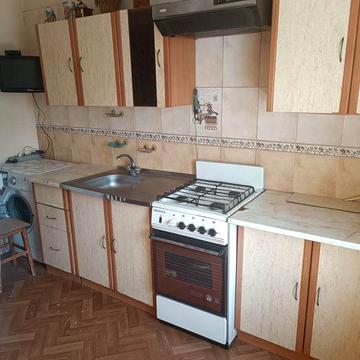 Продаж квартири в Подільському районі під ремонт .