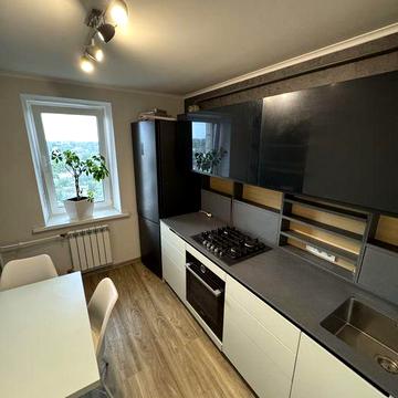 Продаж квартири З РЕМОНТОМ поліпшеного планування