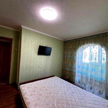 3-к квартира у центрі смт Володарка 3-й пов 5-го буд, АВТОНОМКА підвал