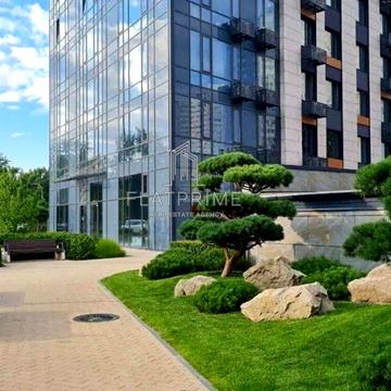Академіка Заболотного вул., 1-Б