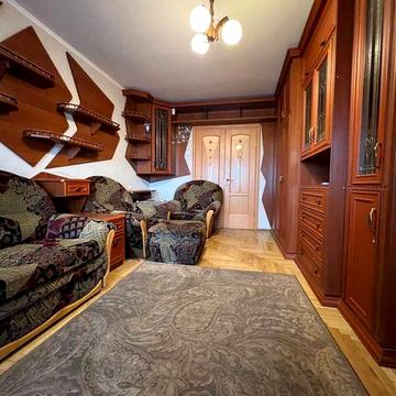 Продаж 3к квартири, 71м2, Симиренка 29, цегляний будинок, новий ліфт