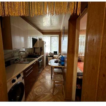 Продам без КОМІСІЇ  власну квартиру + гараж