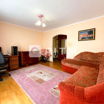 Ботанічна вул., 11