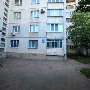 Продам 2 к. квартиру Роганский ж/м, ул. Роганская