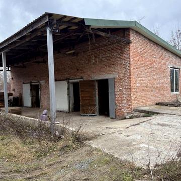Вантажний двір, 3