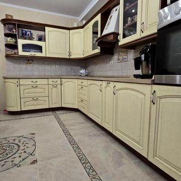 ПРОДАЄТЬСЯ 2 - х кімнатна квартира з ремонтом, вул. Г Дніпра, 19.