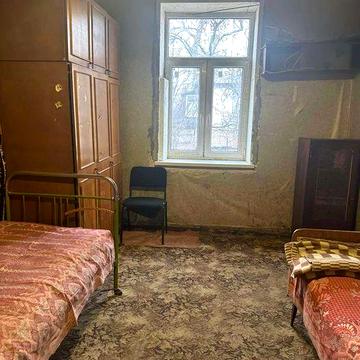 Продам недорого реальную  1 к в Центре , м. Левада в 5-ти минутах