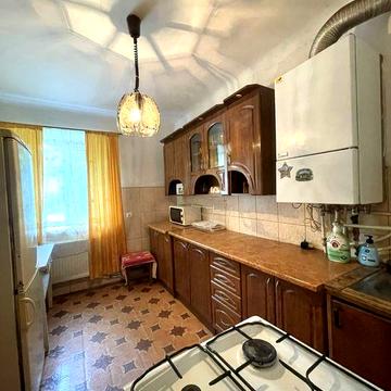 Продам трикімнатну квартиру в центрі Бродів. ЦІНА ДОГОВІРНА!
