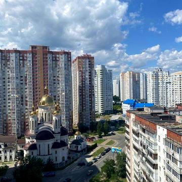 Продаж 3-х кімнатної квартири метро Позняки.